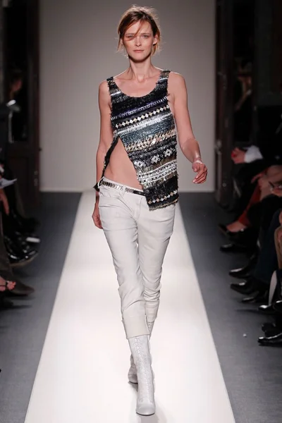 Look 32